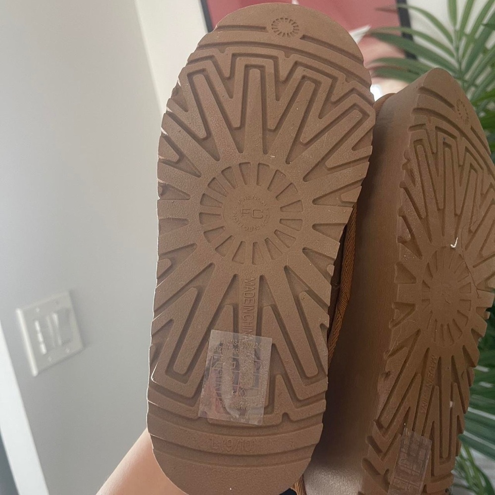 Slipper Boots - Picture 5 of 5